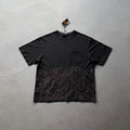 Derschutze Dense Texture Hem Embroidery Pocket Tee - Black